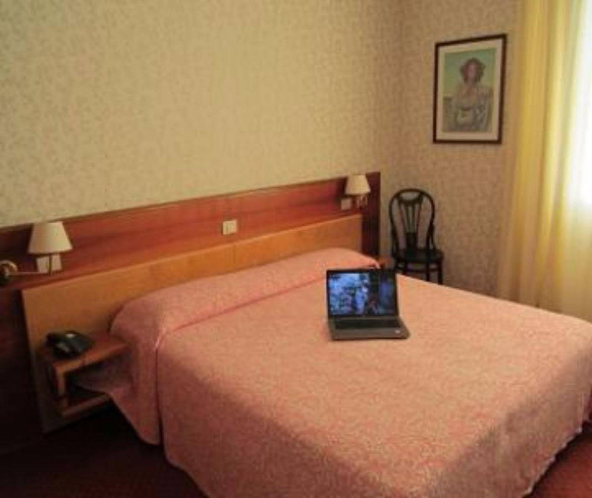 Hotel Donatello Modena Eksteriør bilde